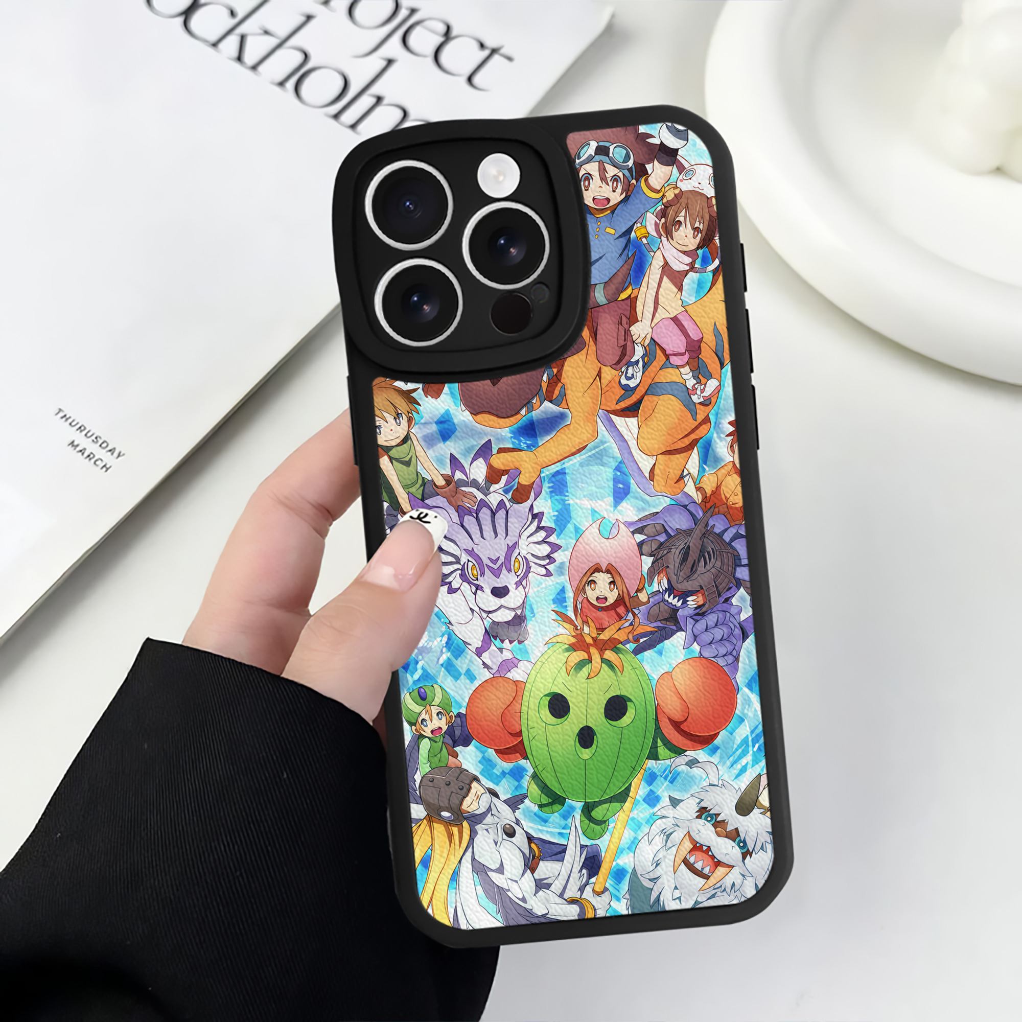 （画像用） Digimon デジタルモンスター/デジモン 【iPhone 16シリーズ対応】シリコンスマホケース（レザー調） 材質：シリコン